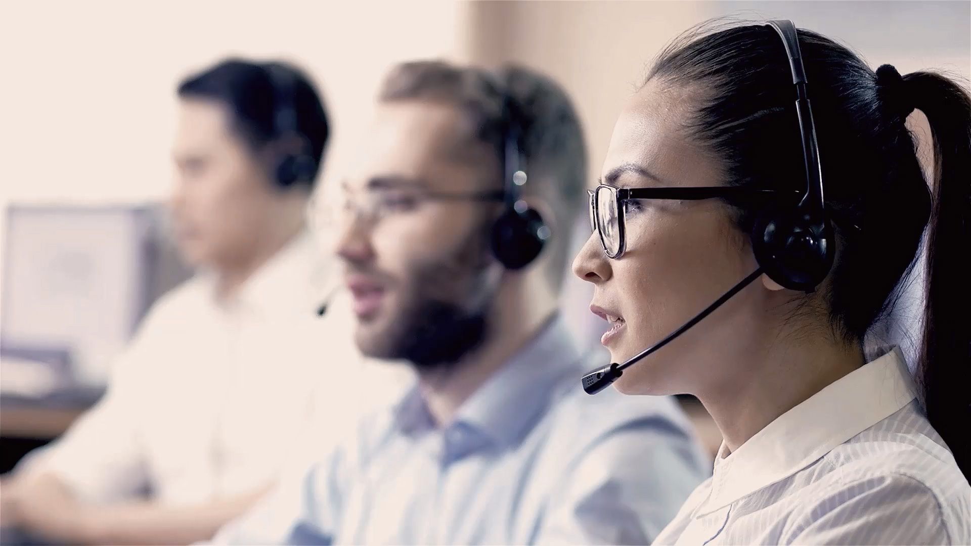 call-center-landing-page-image